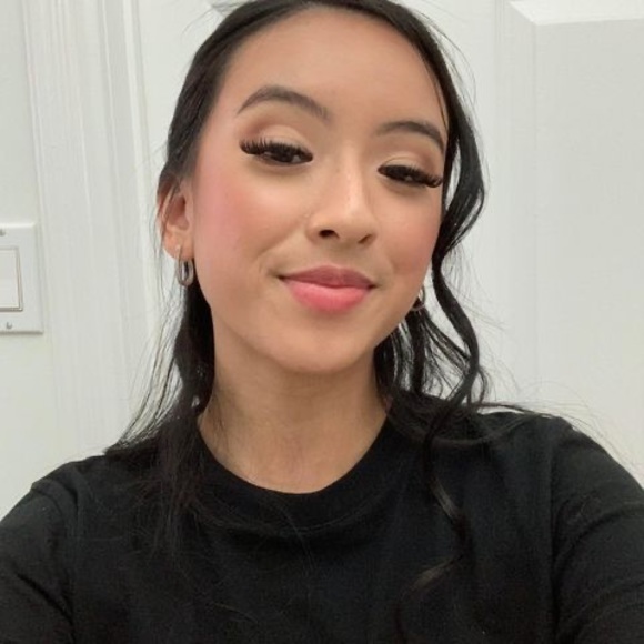 Meet your Posher, Alexandra - Picture 1 of 1